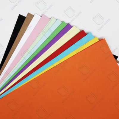 良い価格 100% 木材パルプ着色画用紙 板紙 工作用紙 36色 60-400gsm OEM オンライン